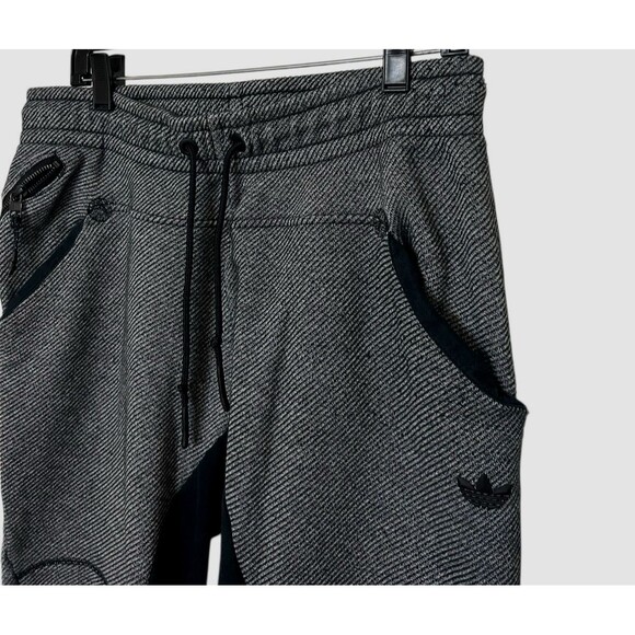 Adidas Original Mens M Twill Trefoil Logo Herringbone Black Gray Pocket Joggers - Picture 2 of 9